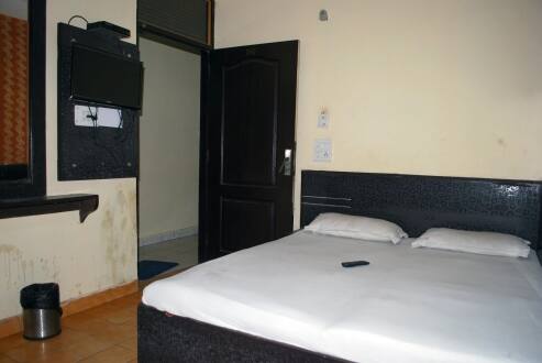 Hotel Pranshu Inn, New Delhi 3